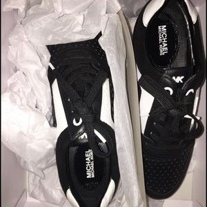 Billie Trainer Leather Sneaker- Michael Kors